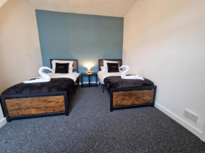 3 bedroom Urban Retreat Near Bike Park Wales